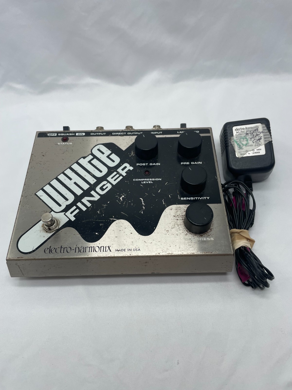 Electro-Harmonix White Finger Analog Optical Compressor with 40V Power Supply