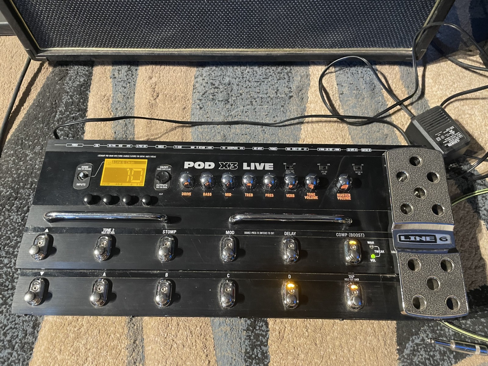 Line 6 POD X3 X 3 LIVE Guitar Digital Multi FX Pedal Amp & Cab Modeler