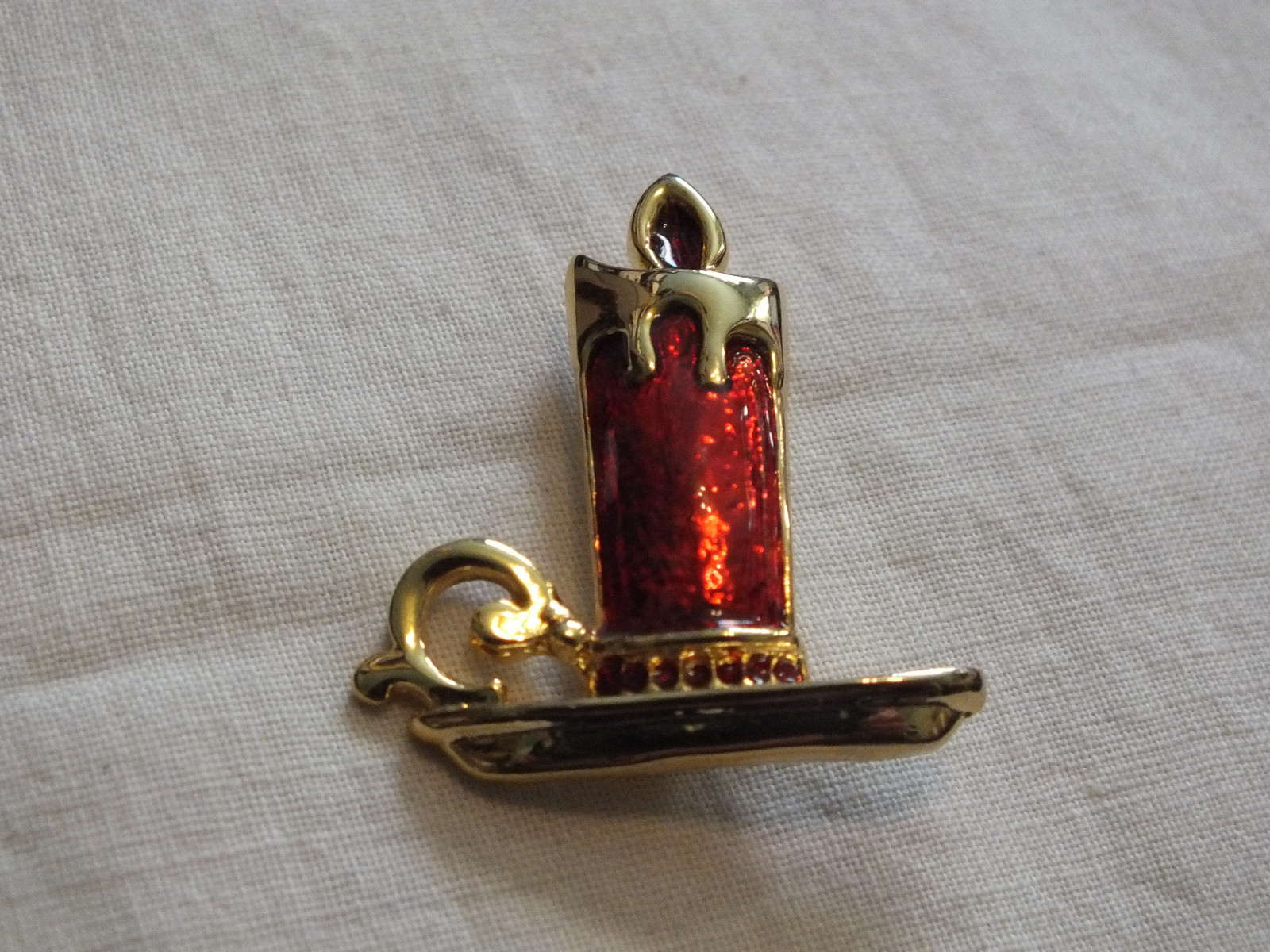 Christmas Brooch Gold Tone Candle Red Metallic Enamel 1 5/8 x 1 3/8 Inch NICE