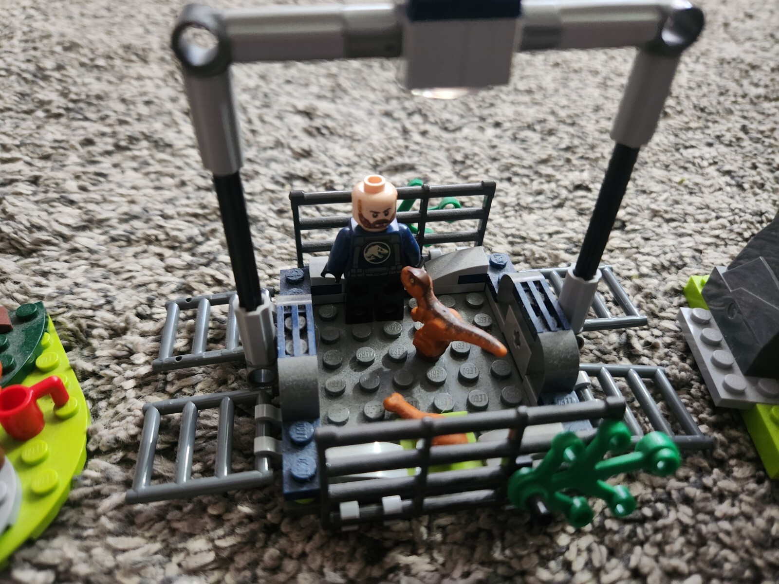 LEGO Jurassic World Raptor Pen Scene 4 Wheeler