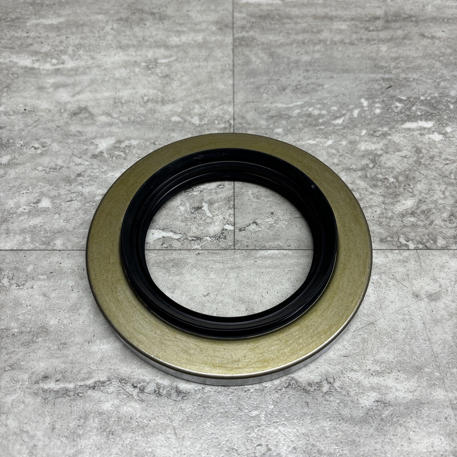 OEM Komatsu 418-22-21330 Oil Seal, New