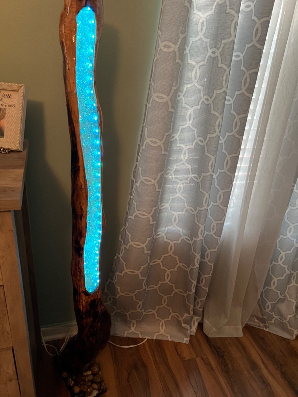 driftwood light home made epoxy reason with led light inside. Monster Bluetooth