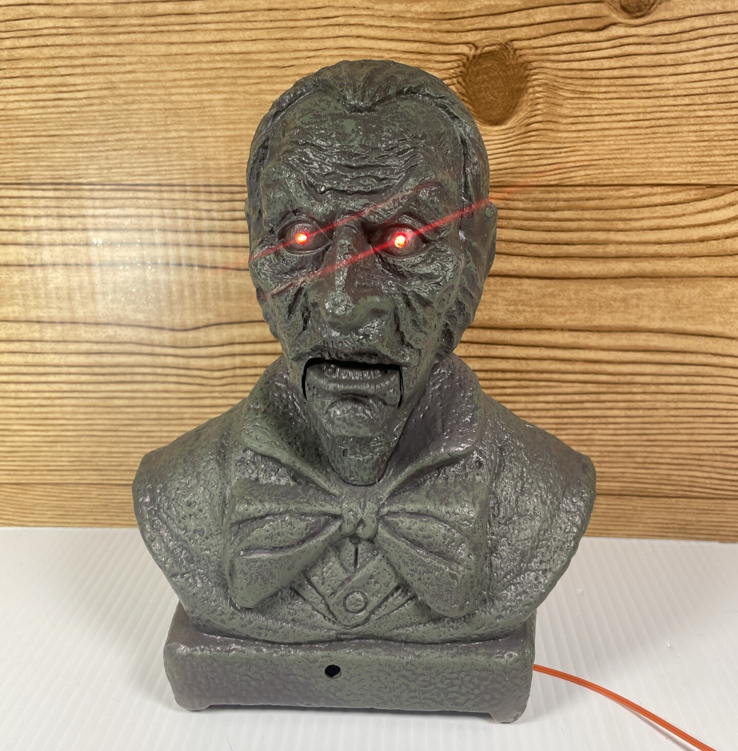 Vintage Halloween Animated 9” TALKING BUST Motion Sensor 2011 Magic Power