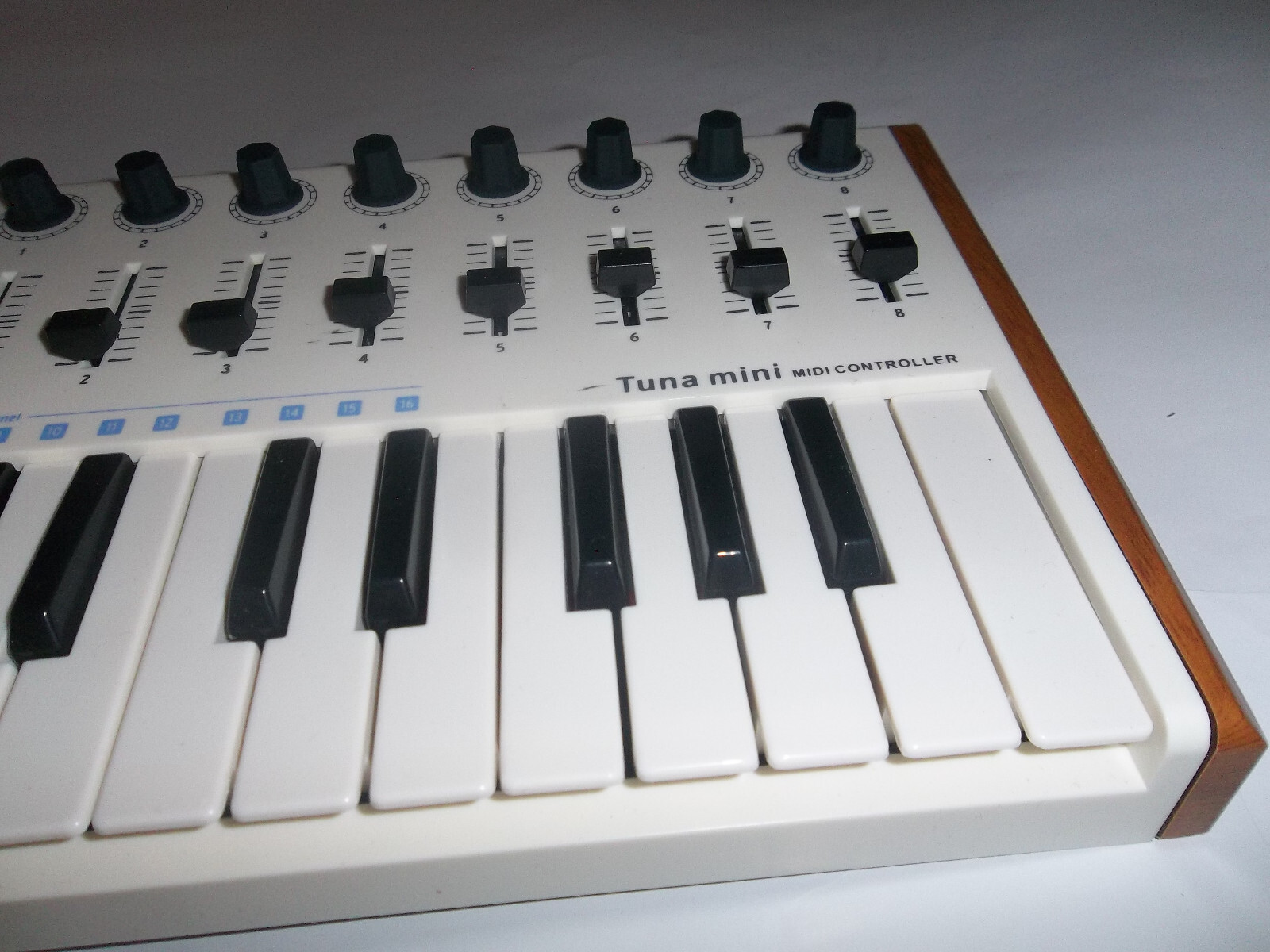 Portable Worlde TUNA MIDI Controller USB Keyboard Electronic Sound Controller