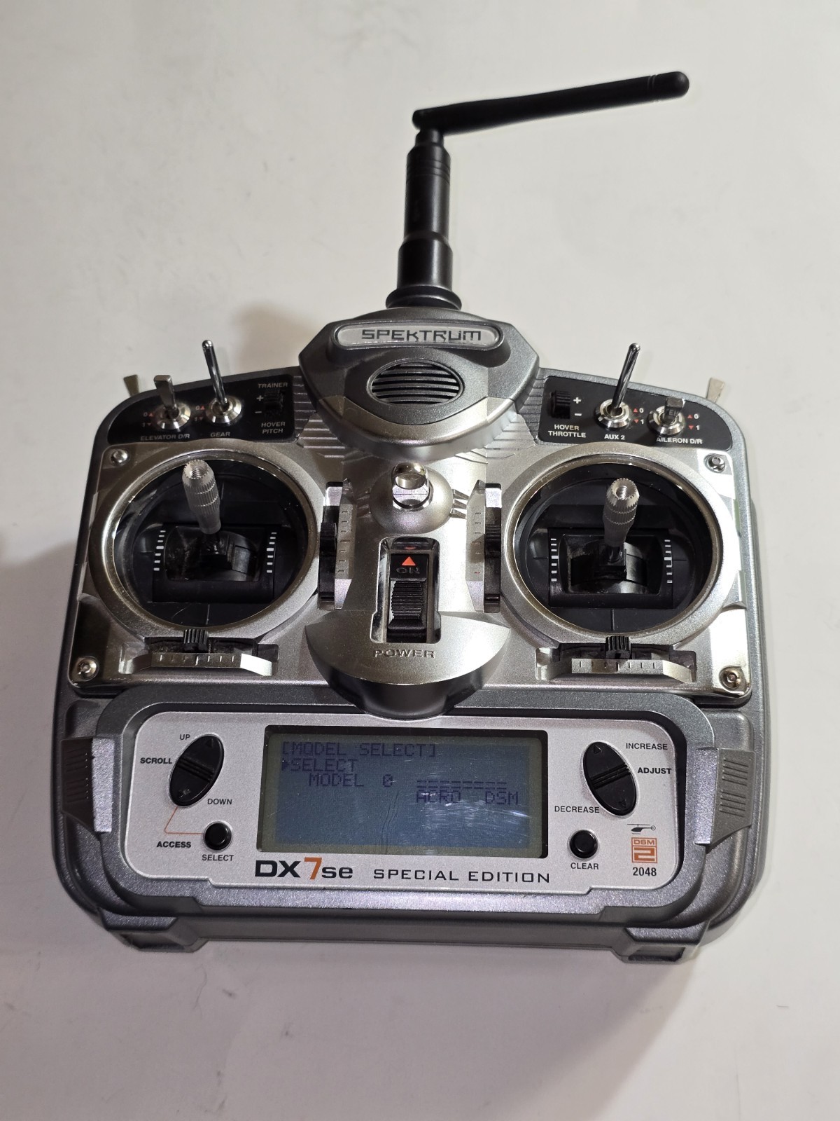 Read Spektrum DX7SE Special Edition 7 Channel 2.4Ghz transmitter