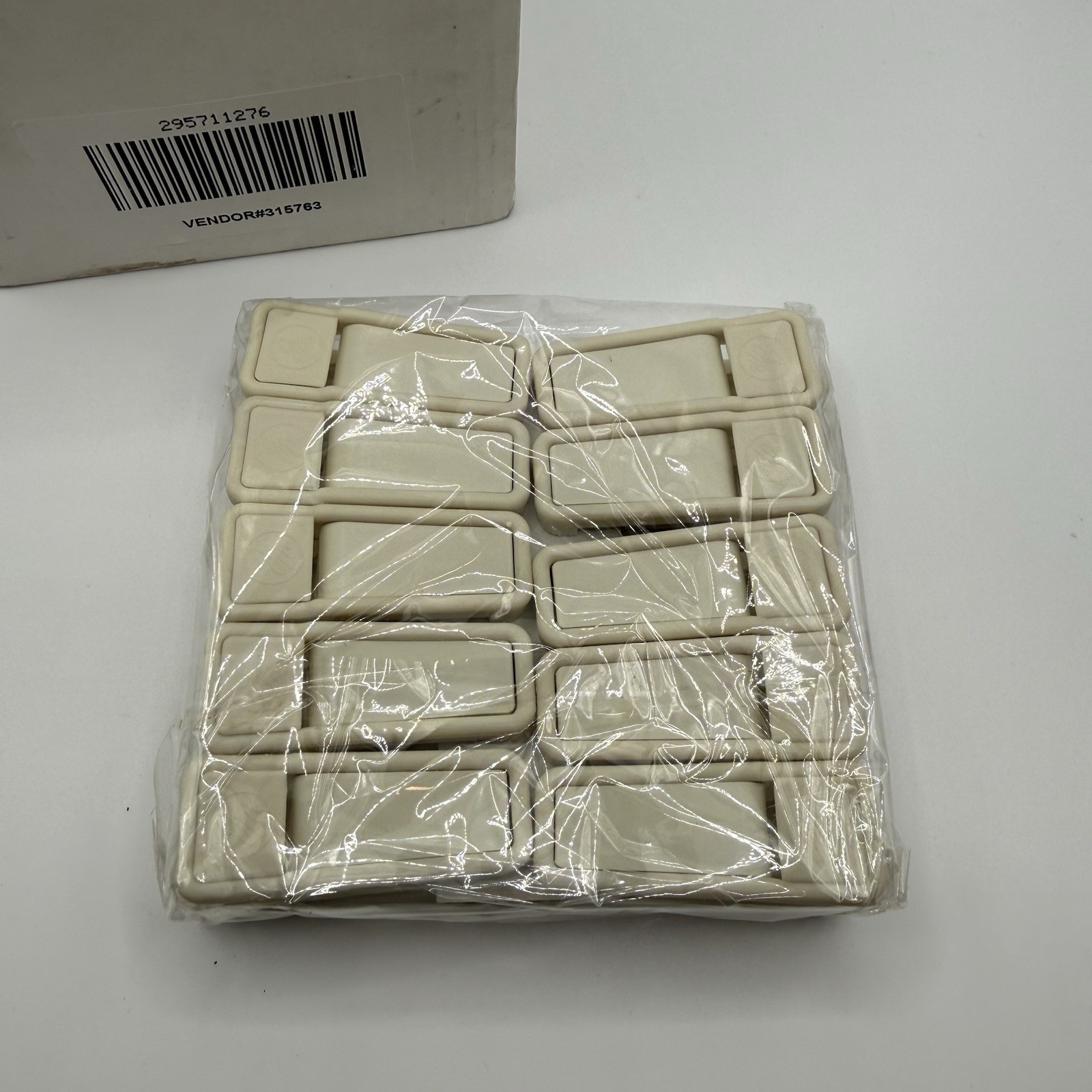 40-Pack Linen Color Clothes Clips – New Sealed – HH Plastic Utility Clips