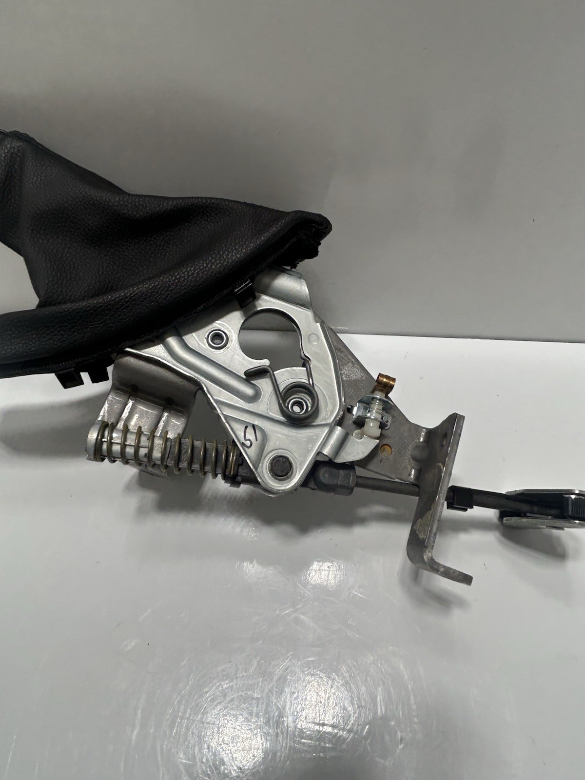 07-13 BMW 328 335 E90 E92 EMERGENCY HAND PARKING BRAKE E-BRAKE LEVER