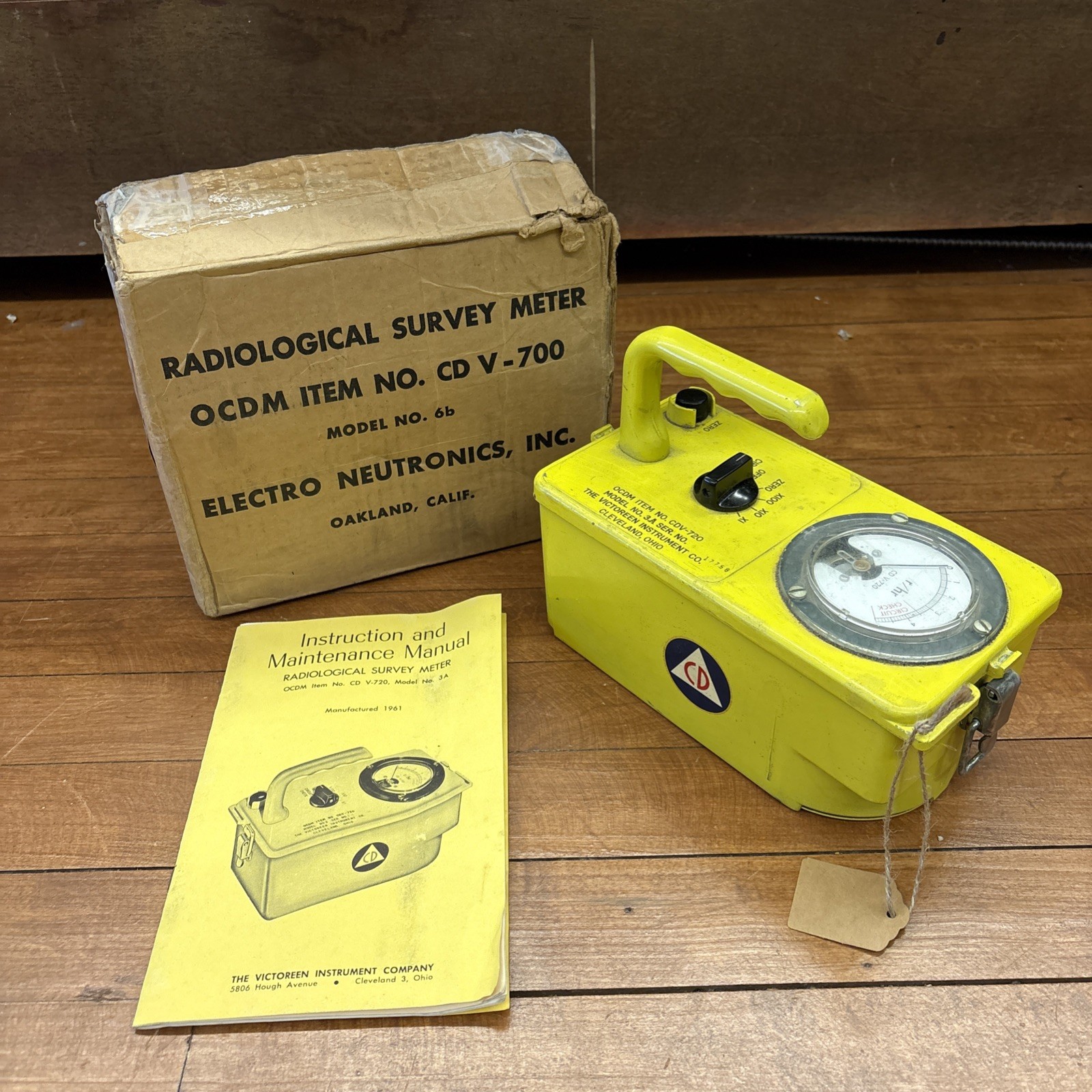 NEVER USED! Radiological Survey Meter Dosimeter Charger CD V-717 Model #3A RARE!