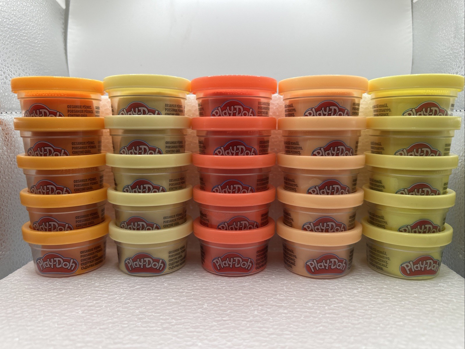 Hasbro Play-Doh (25) 1 Ounce Containers TROPICAL SANDY BEACH OMBRÉ MIX