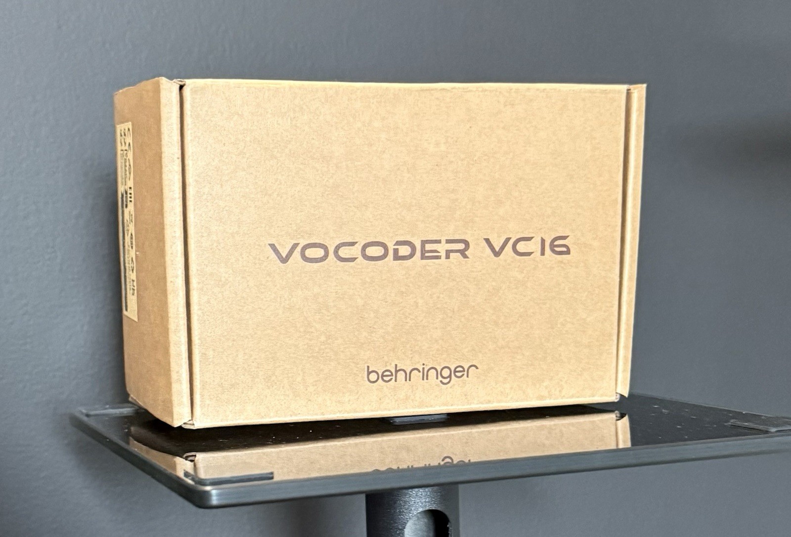 Behringer VC16 Eurorack Vocoder & EcoSkiff 24 HP Powered Case