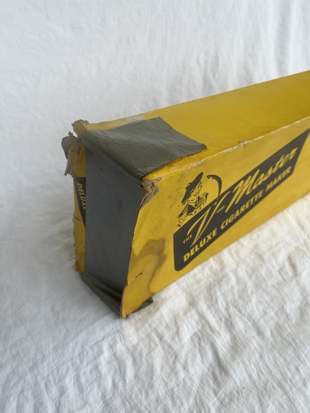 The V-Master Deluxe Cigarette Maker