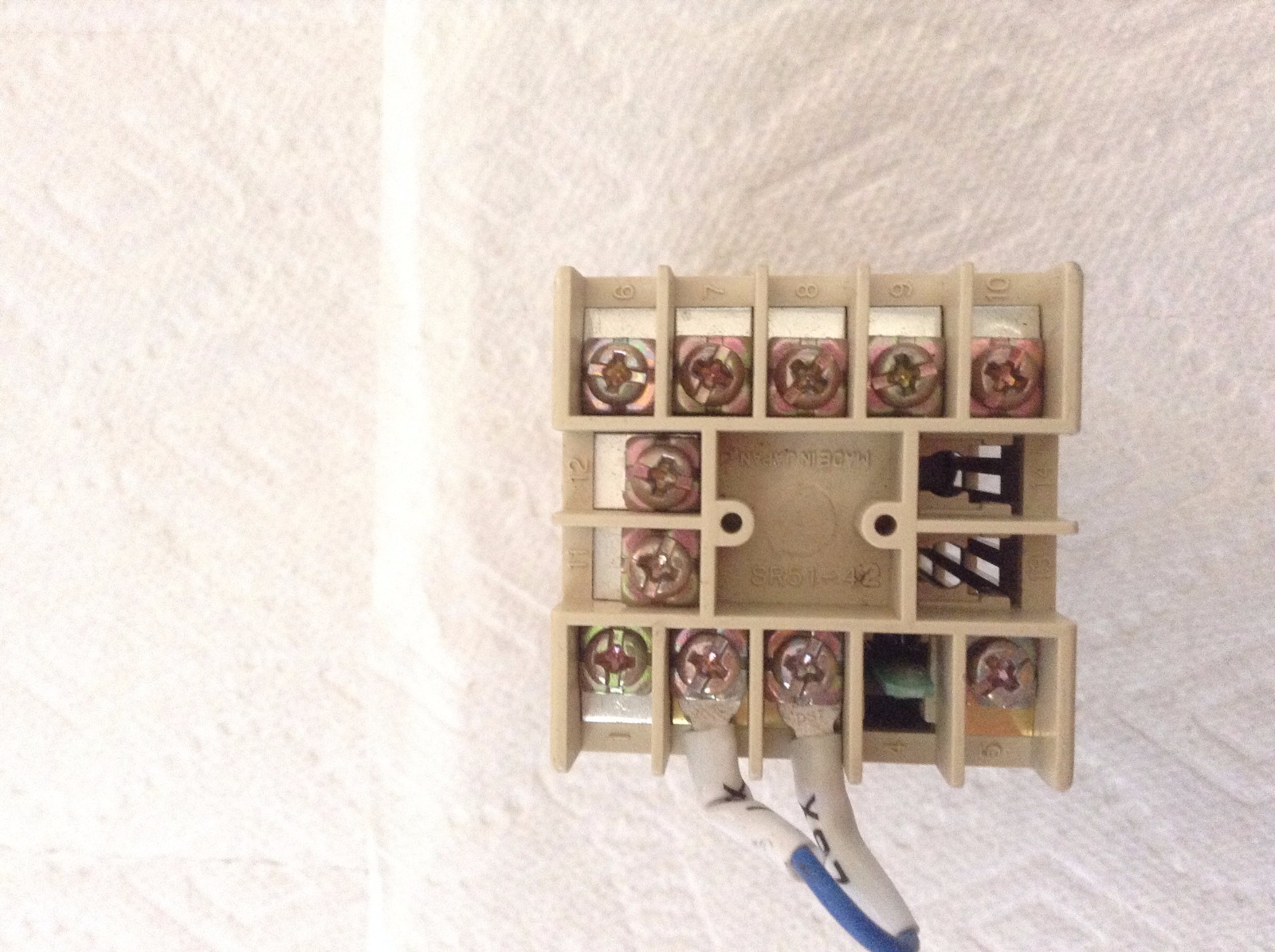 Shimaden SR71-8Y1-1C Temperature Controller