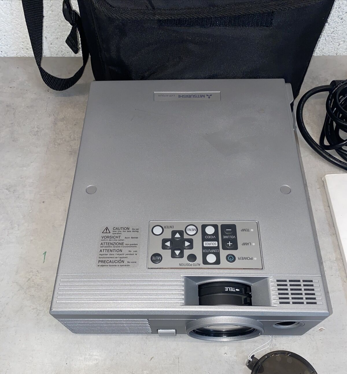 Mitsubishi LVP-X70UX LCD Projector