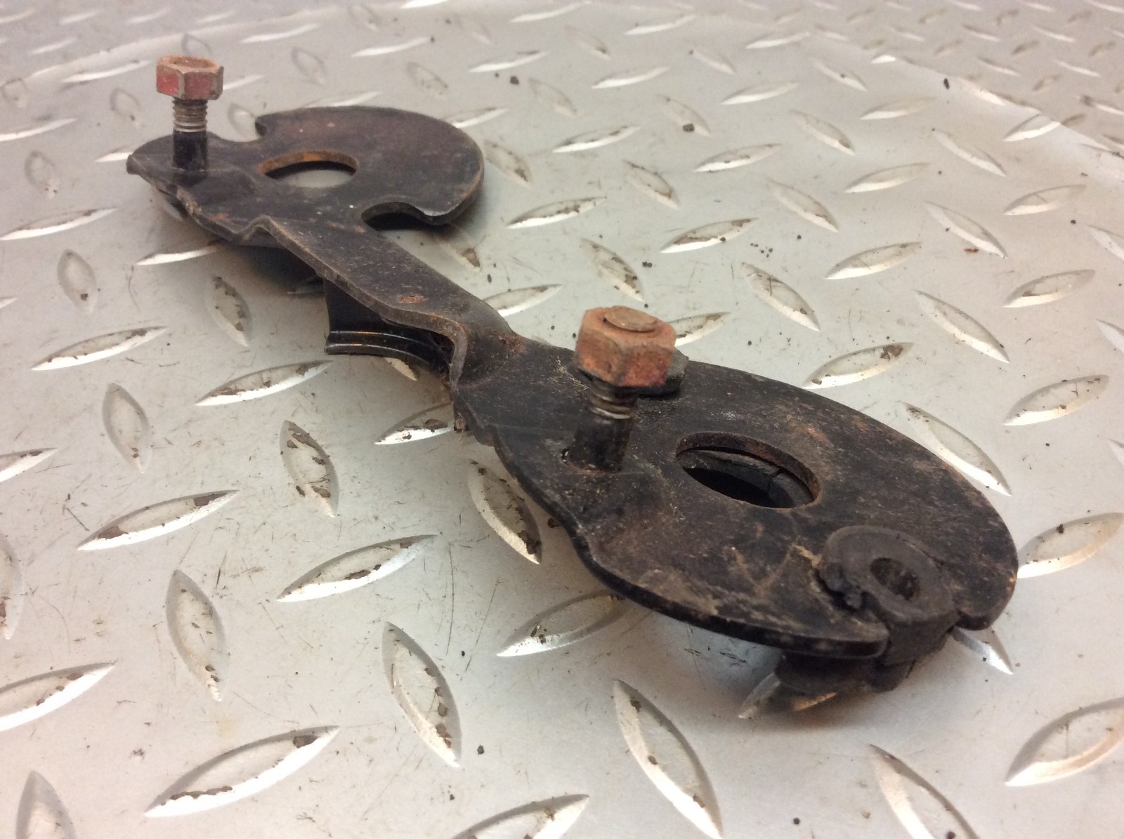 1972 72 Yamaha DS7 250 Gauge Mount Bracket Support Bent