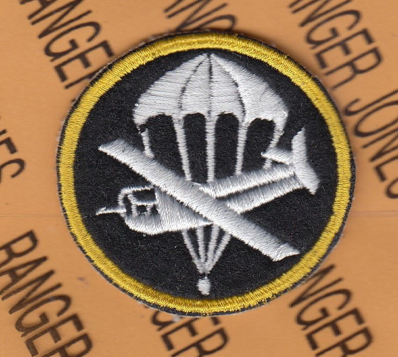 USA 327th Airborne Infantry Regt Parachute Glider Enlisted ~2" Hat patch #28
