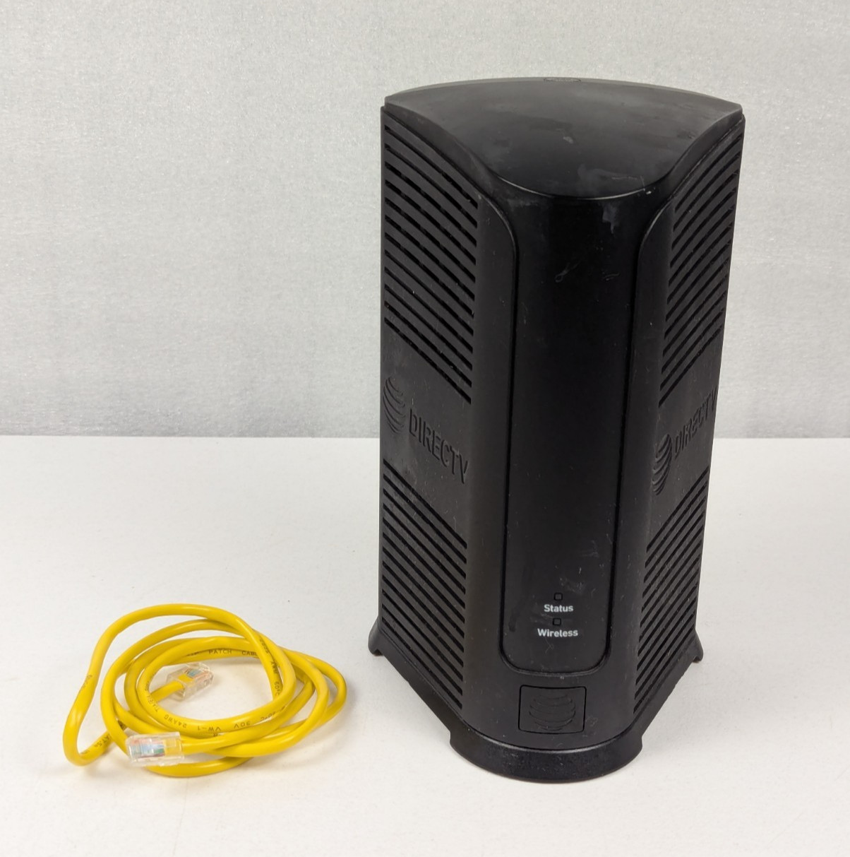 DirectTV Wireless Gini Mini and Receiver Model# HS17-500