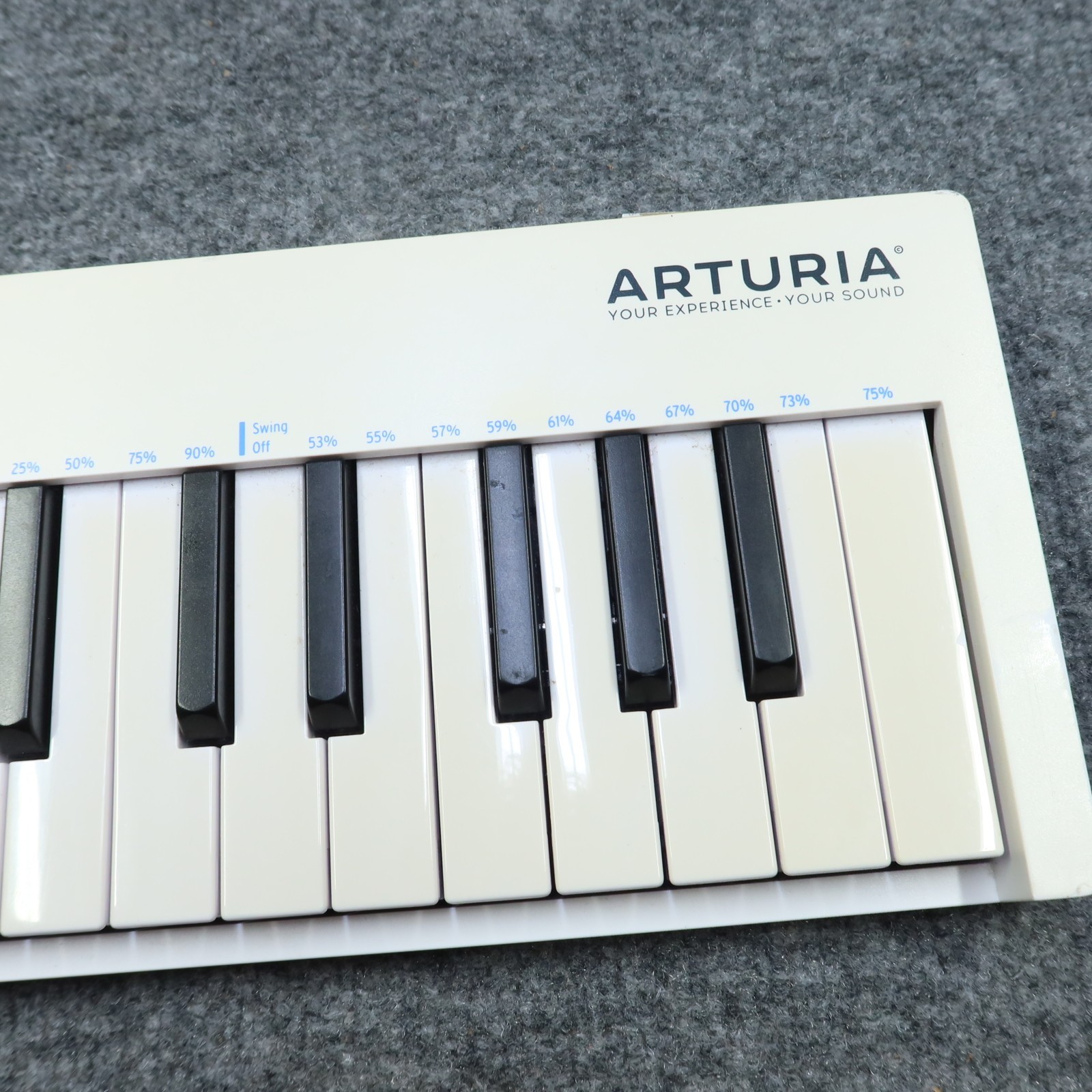 ARTURIA KeyStep Controller Sequencer 32 Key MIDI Keyboard White Electronic