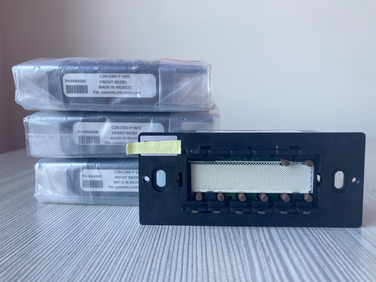 Crestron C2N-CBD-P – New, Open-box (Cameo Keypad w/o Front Bezel)