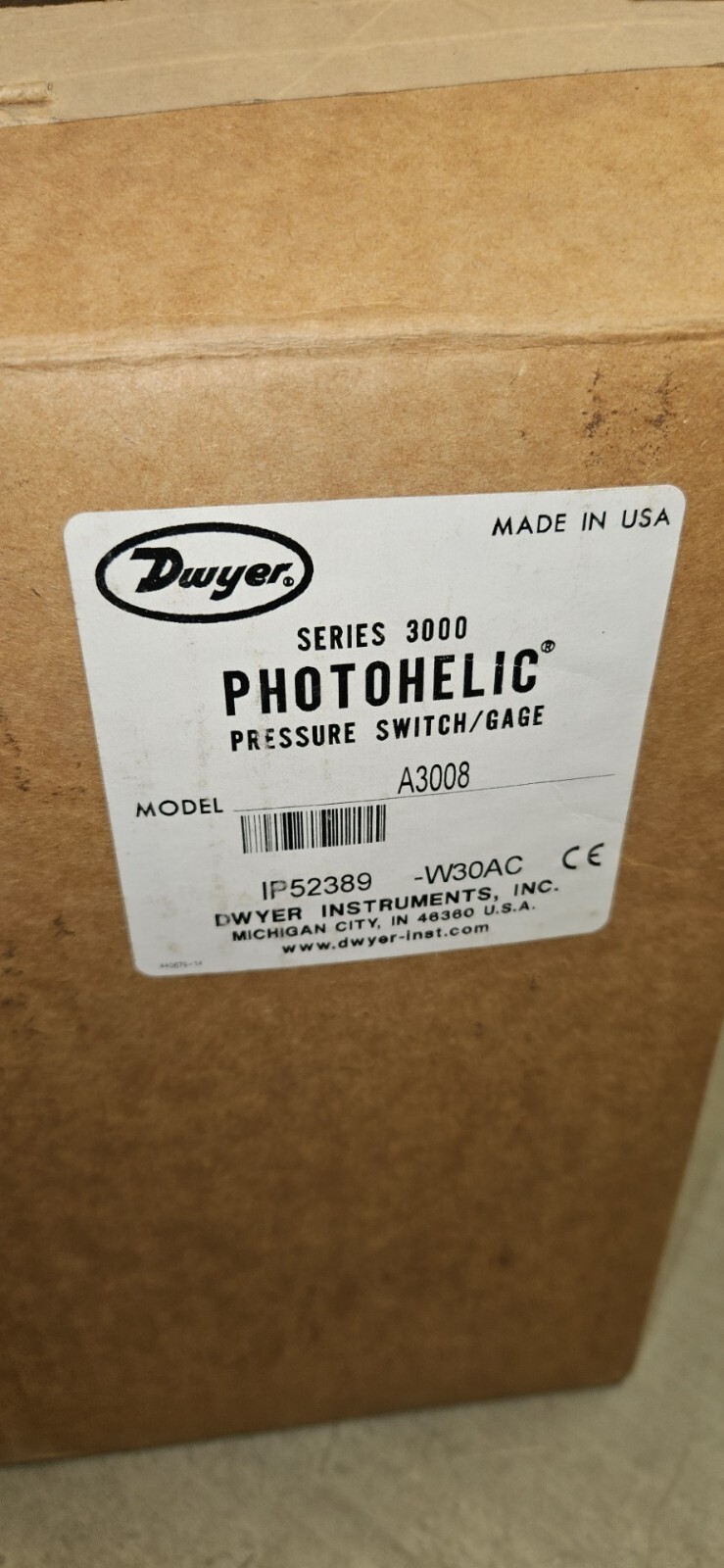 New Dwyer Photohelic Pressure Switch A3008-SRH-TP 0-8" Water Series 3000 Gage