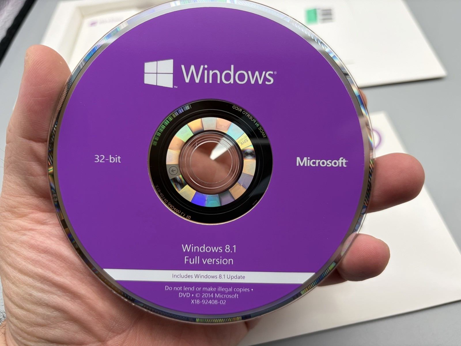 Microsoft Windows 8.1 Full Version 32 Bit and 64 Bit Discs w/Key