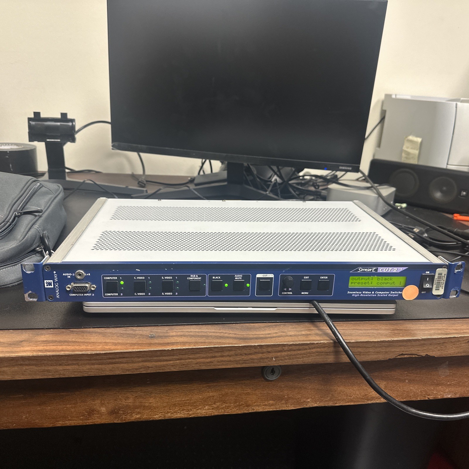 ANALOG WAY SMART CUT 2 DIGITAL VIDEO SCALER AND COMPUTER SEAMLESS SWITCHER WORKS