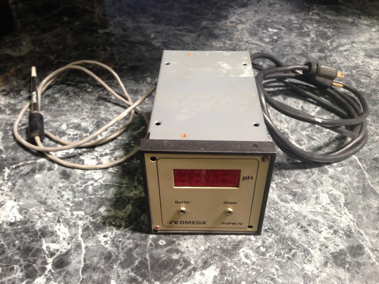 Omega PHPM-70 pH Meter