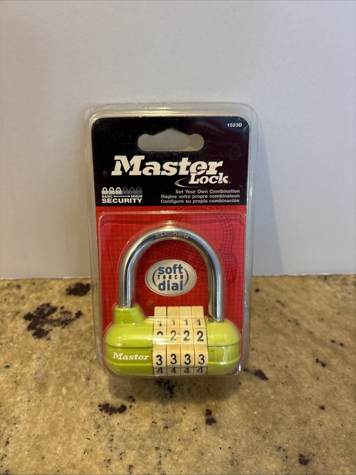 MASTER LOCK 1523D 4-DIGIT COMBINATION PADLOCK Chrome and Lime Green New In Pack