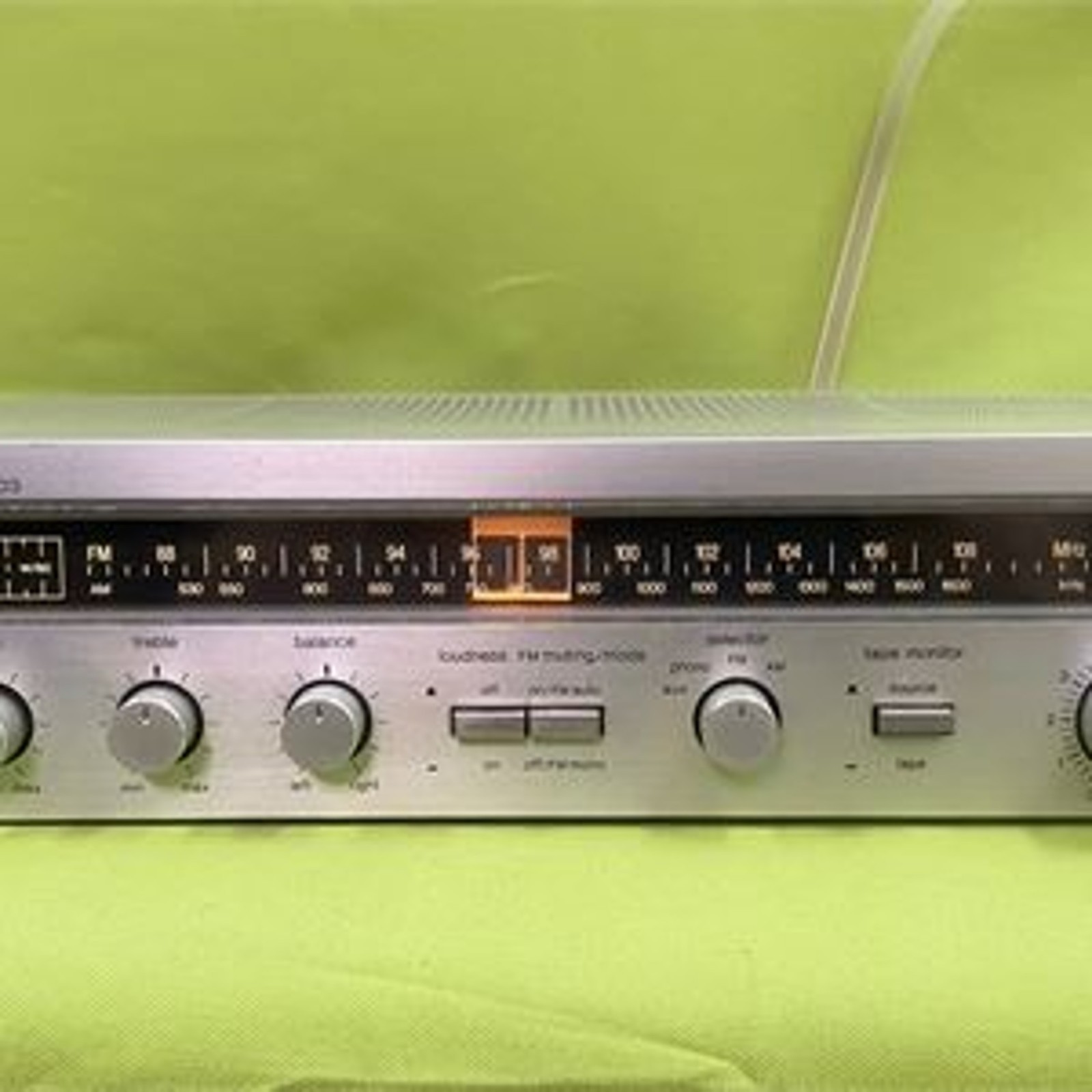 1980s Technics SA-203 AM/FM Receiver