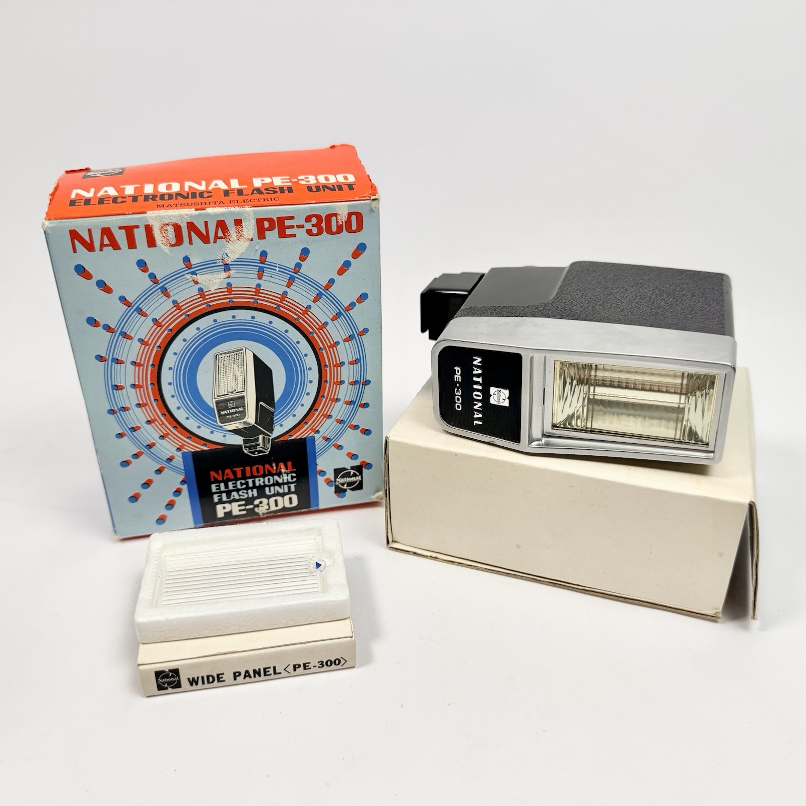 VTG National PE-300 Camera Flash w/OEM Box & Wide Diffuser *For Parts/Repair*