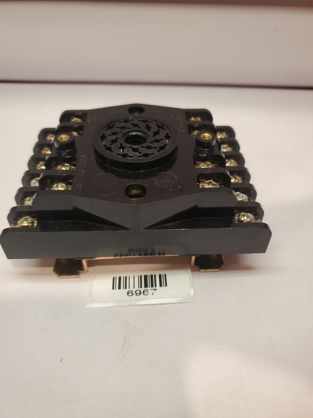 NEW OMRON 940-0770-00 RELAY BASE TYPE PF 202