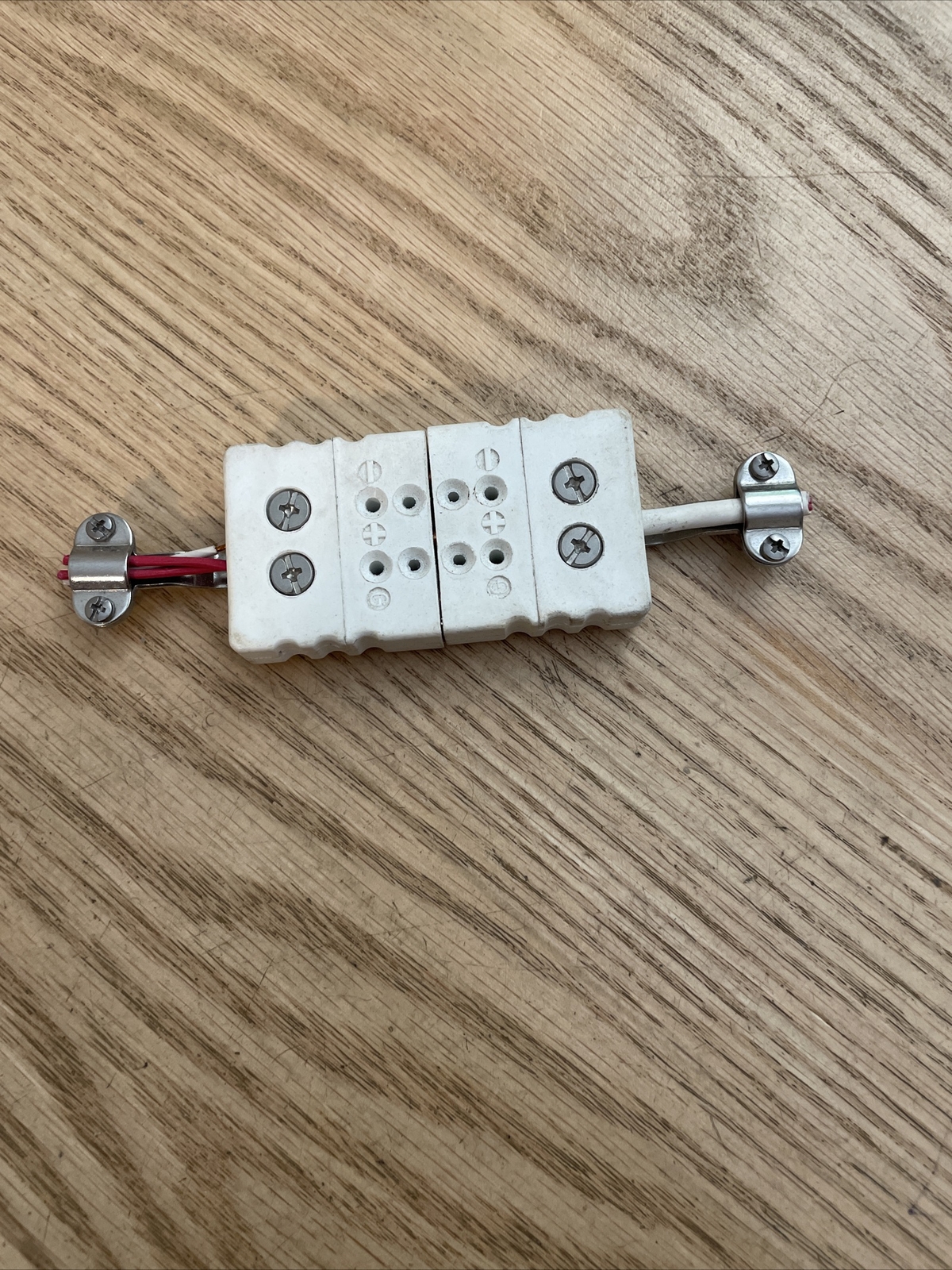 Three-pin Thermocouple Resistance Connector