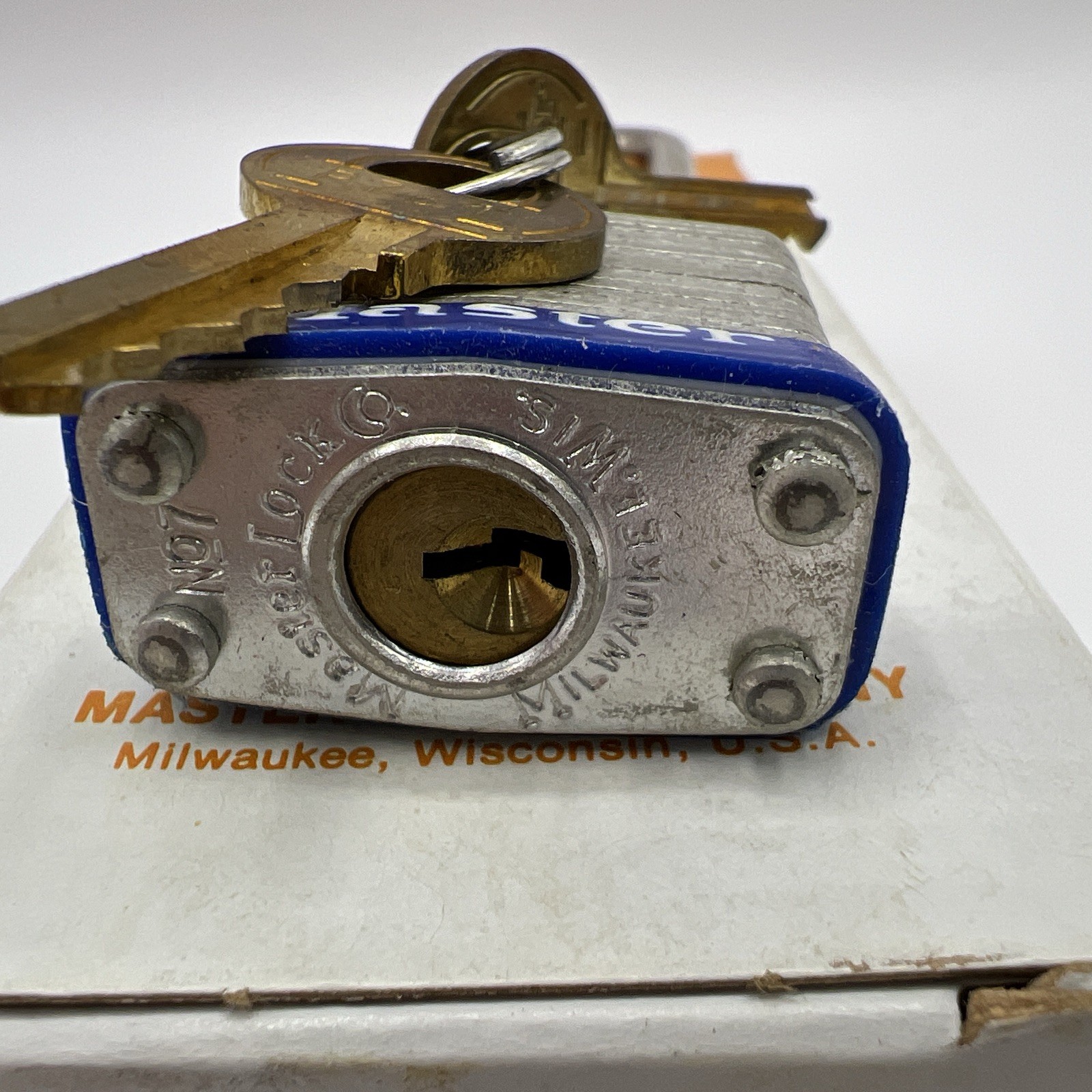 Master Lock Special Padlock With 2 Keys NOS