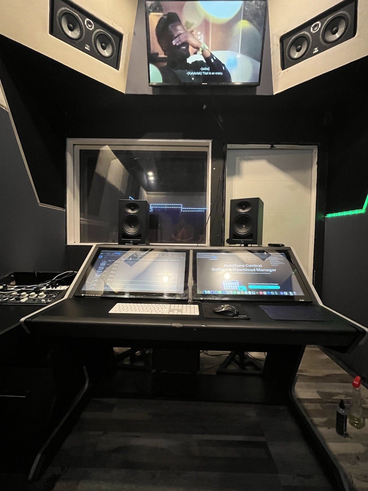 Steven Slate Raven Desk With Touchscreen Monitors Two