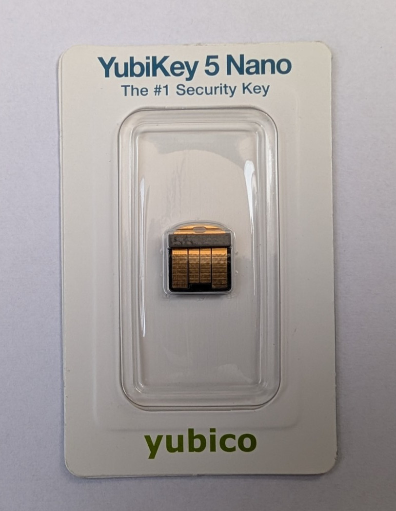 Yubico YubiKey 5 Nano security key / USB-A / NiB