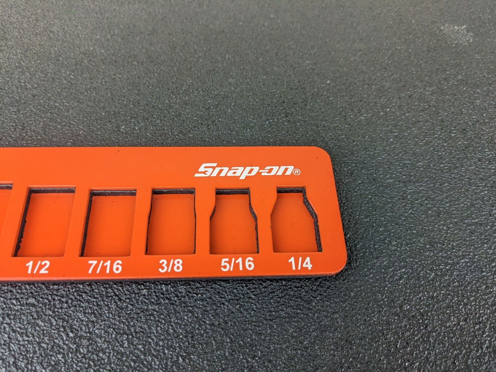 #bn561 Snap On Tools SSL3811O Magnetic Tray 3/8" Drive SAE Socket Set