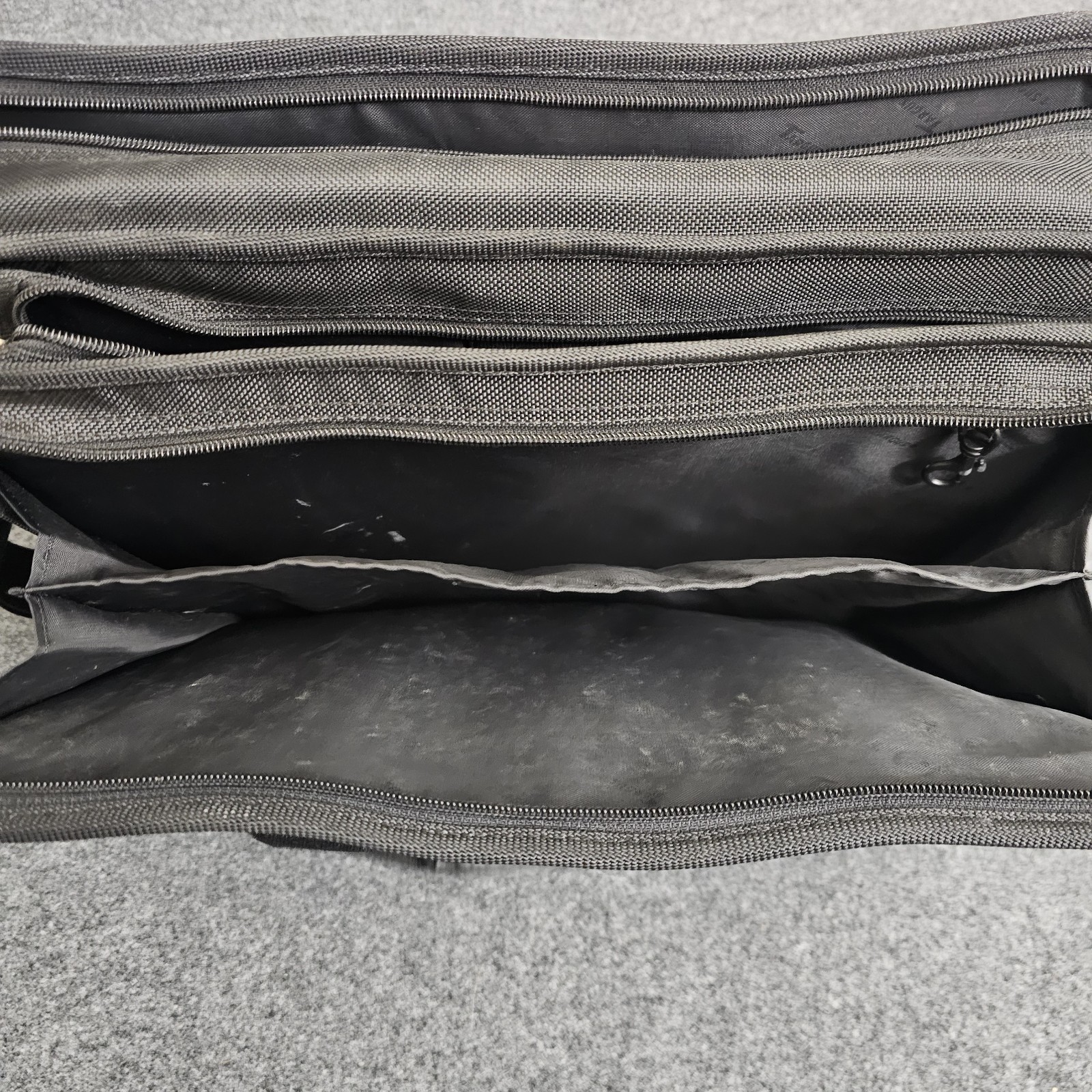 Targus Laptop Bag Case Black Shoulder Strap Multi Compartment Briefcase Work