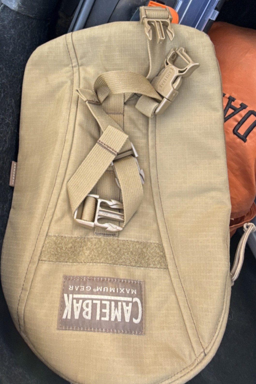 CamelBak Maximum Gear 3L Hydration Pack Tan Nylon Adjustable Straps Hiking