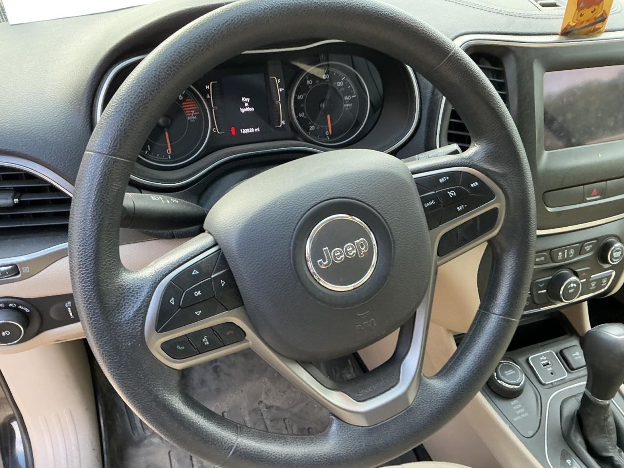 CHEROKEE 2019 Glove Box 5013423