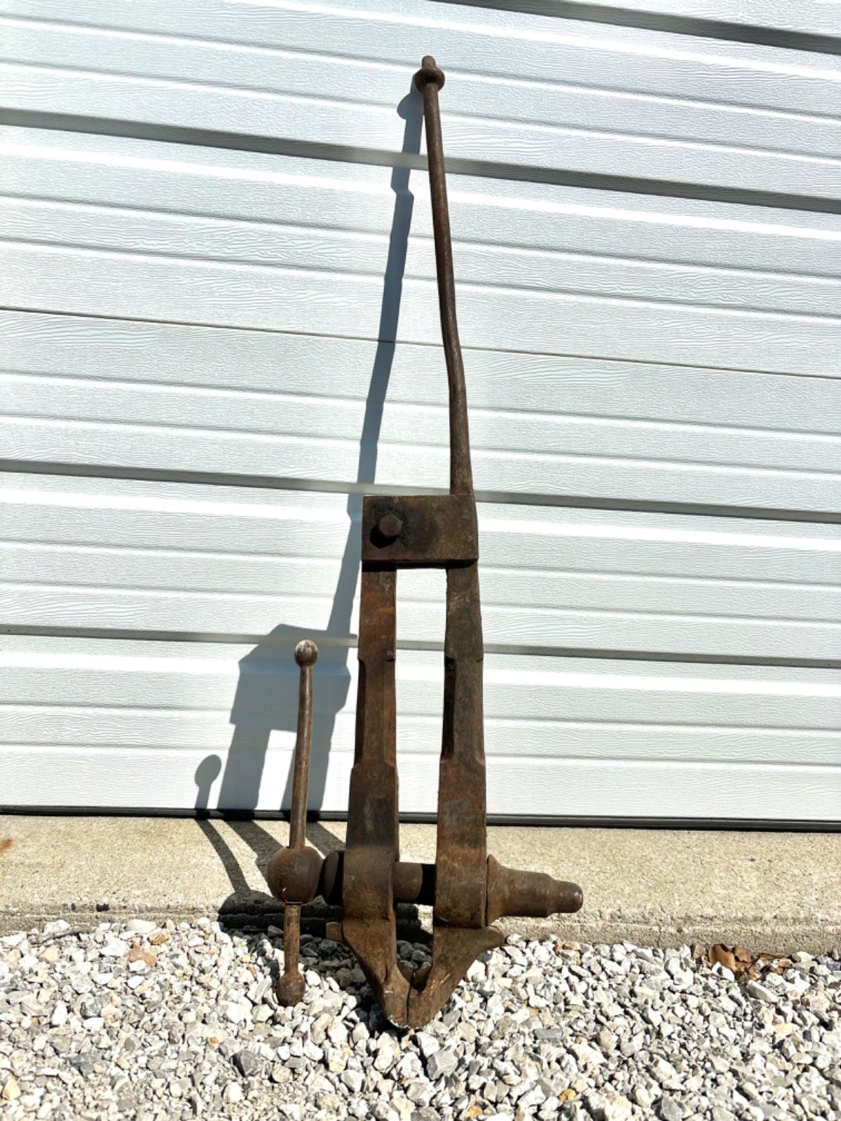 Antique Vintage Blacksmith Post Leg Vise Heavy Duty, Metal working
