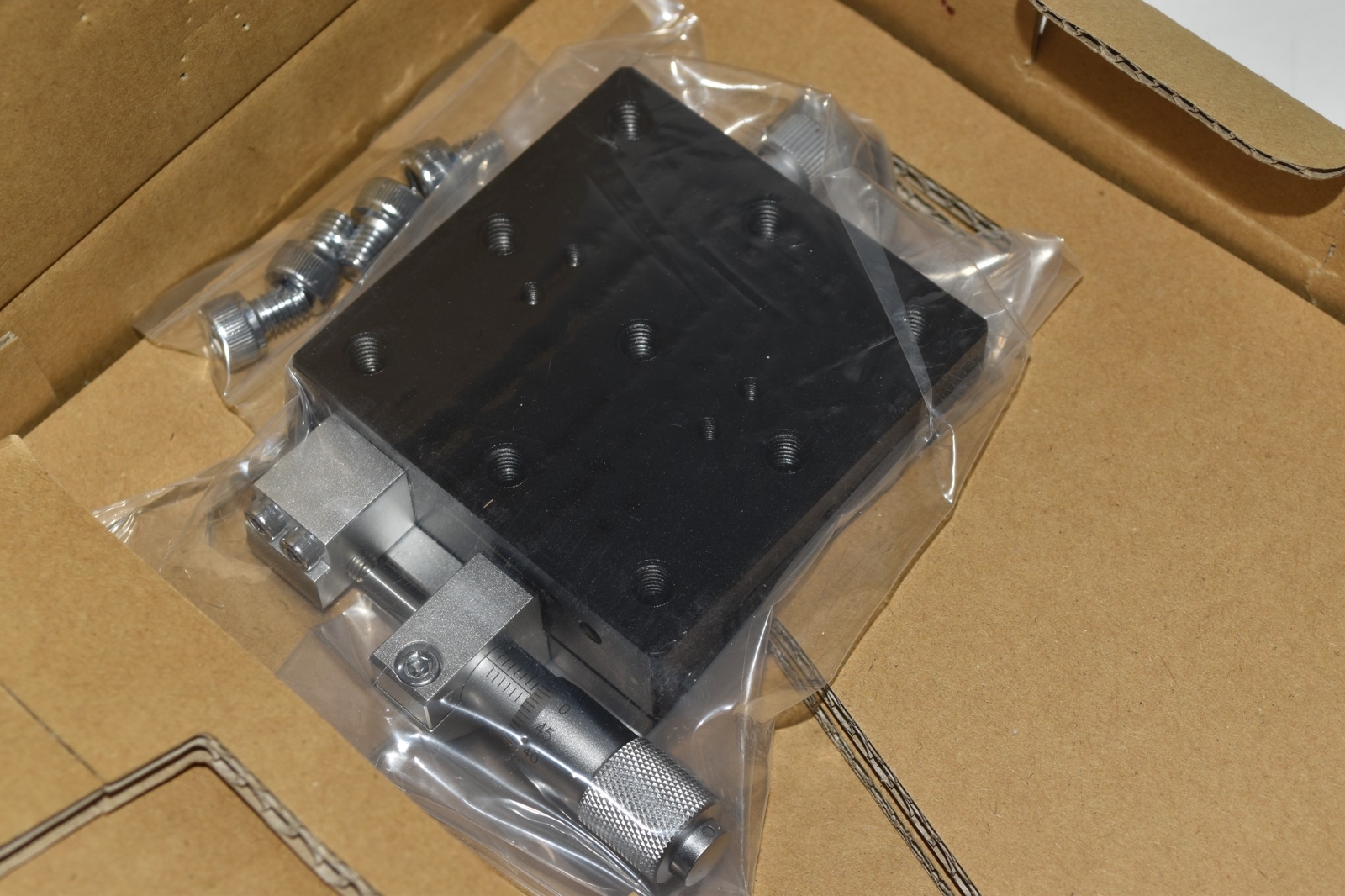 *JM* OPTOSIGMA 123-0225 LINEAR STAGE - NEW (FMB34)