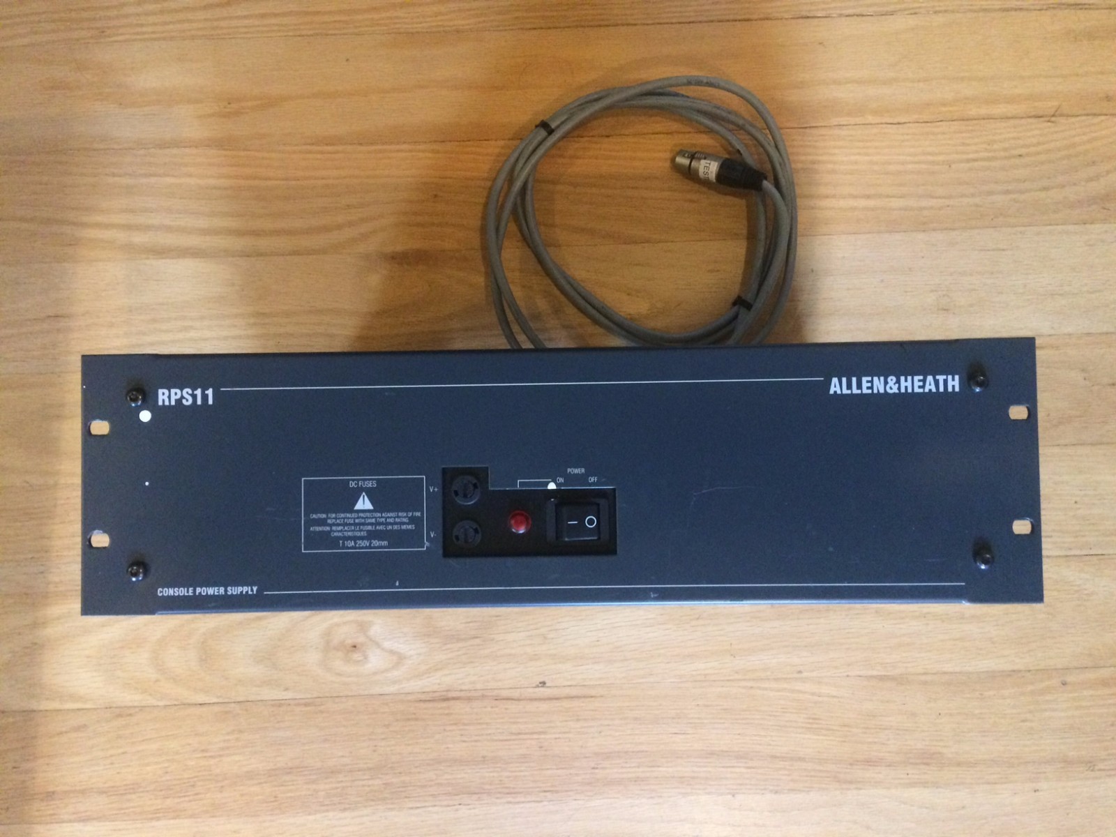 ALLEN & HEATH GL3300 24 Channels AUDIO MIXING CONSOLE