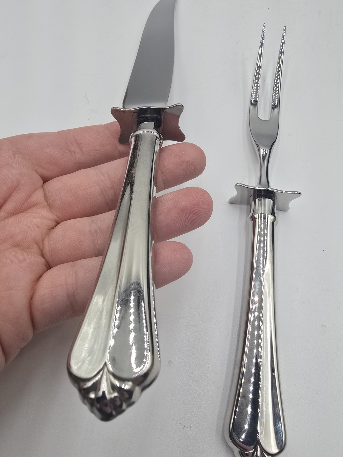 Oneida 2 PC Carving Fork Knife Set