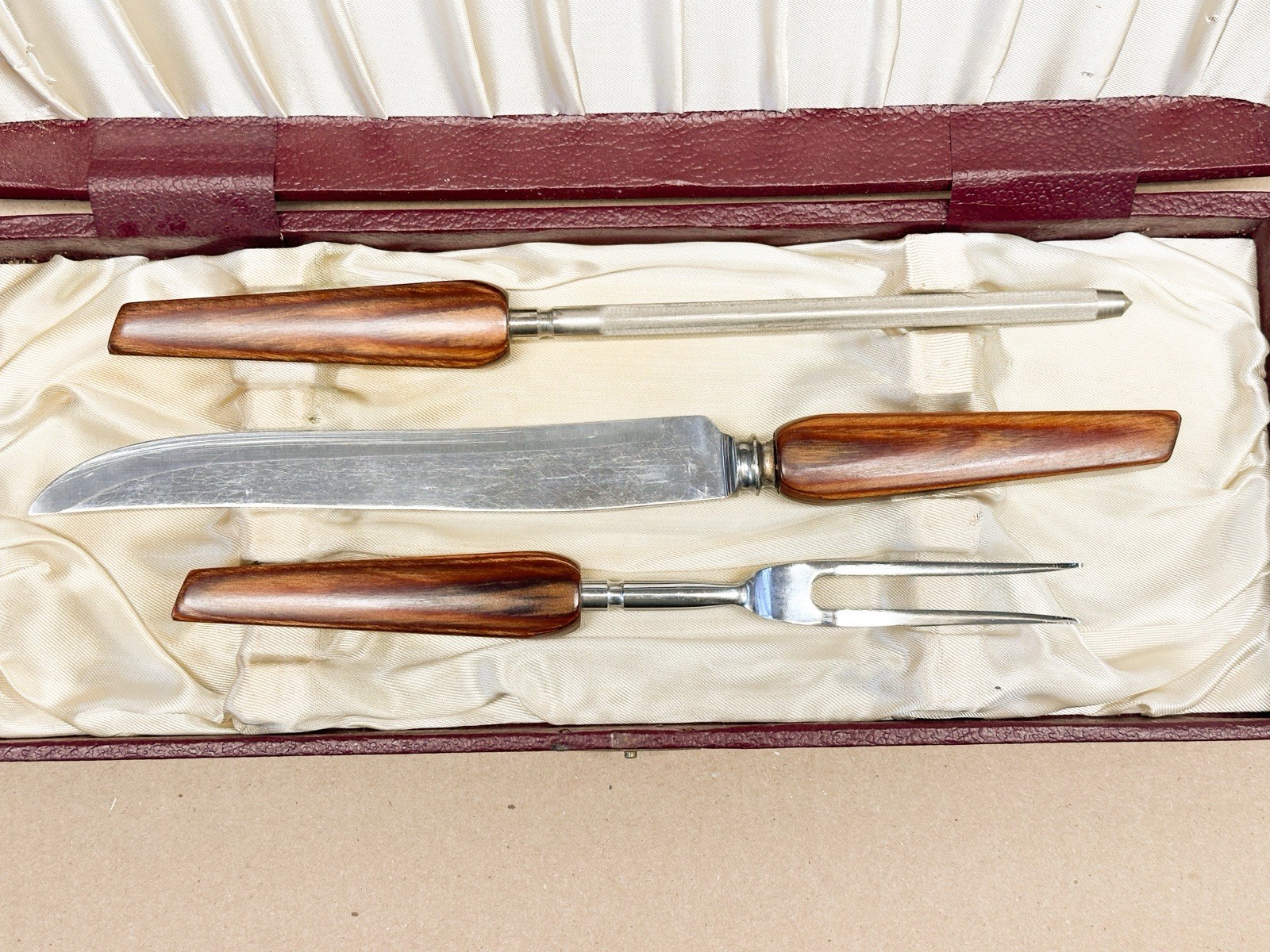 Westall Richardson Carving Set Hollow Ground Sheffield Made Layered Wood Handle