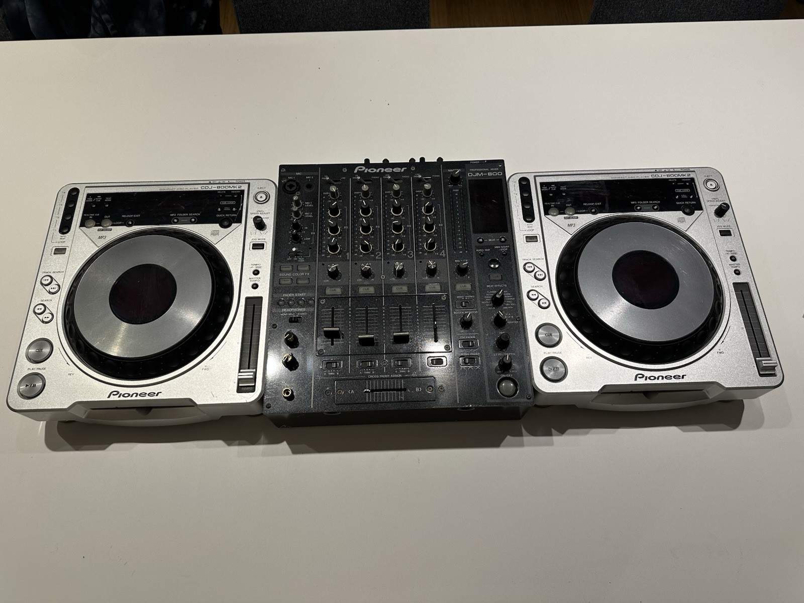 Pioneer DJ Bundle – 2x CDJ-800MK2 + DJM-800 Mixer – As-Is / Untested