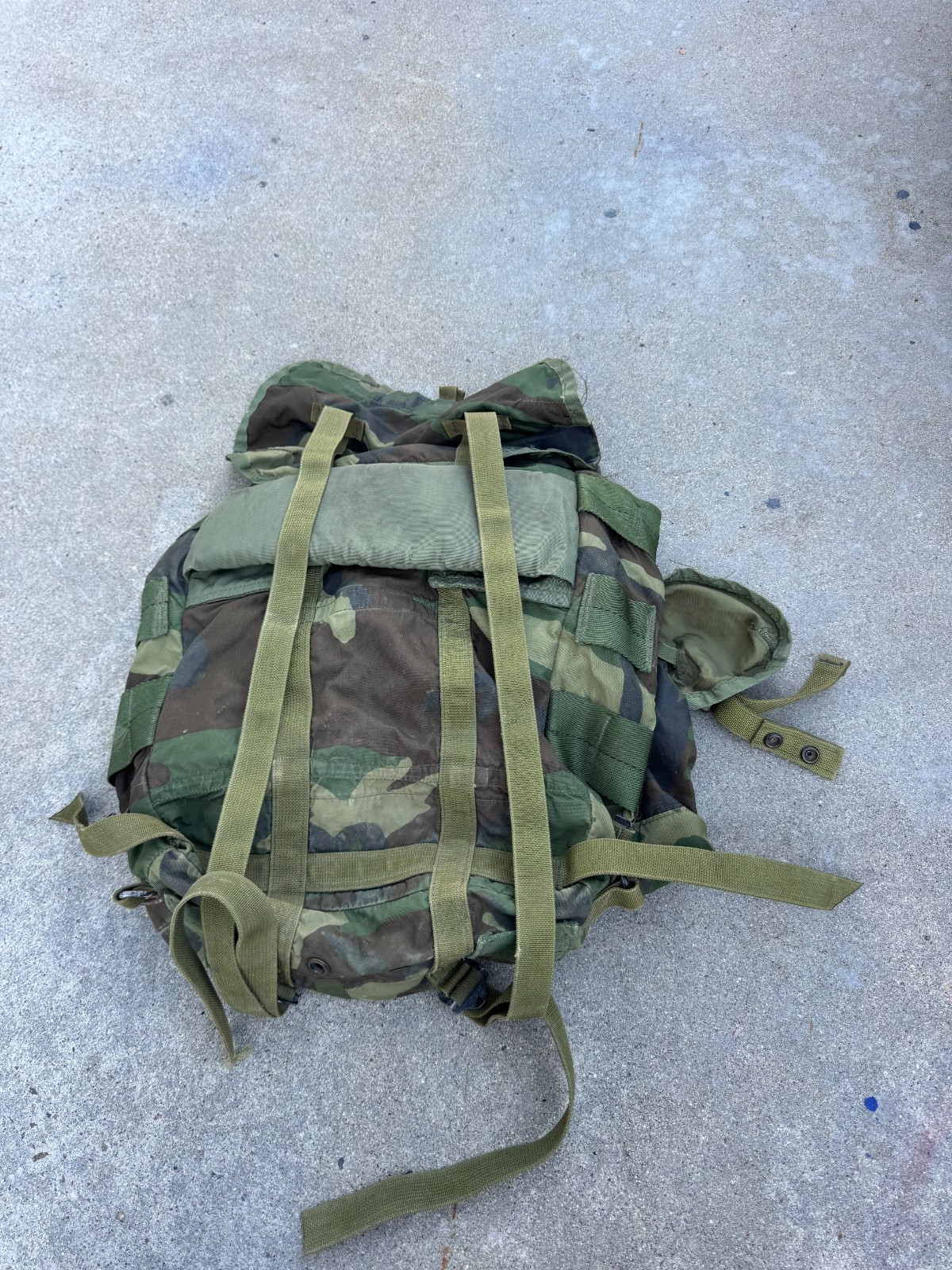 USGI LC-2 Medium M81 Woodland Field Pack w/ Shoulder Straps *No Frame*