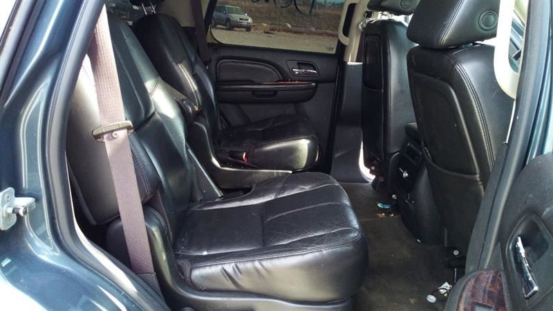 Front Driver Left Spindle/Knuckle from GMC Yukon Denali 11382743