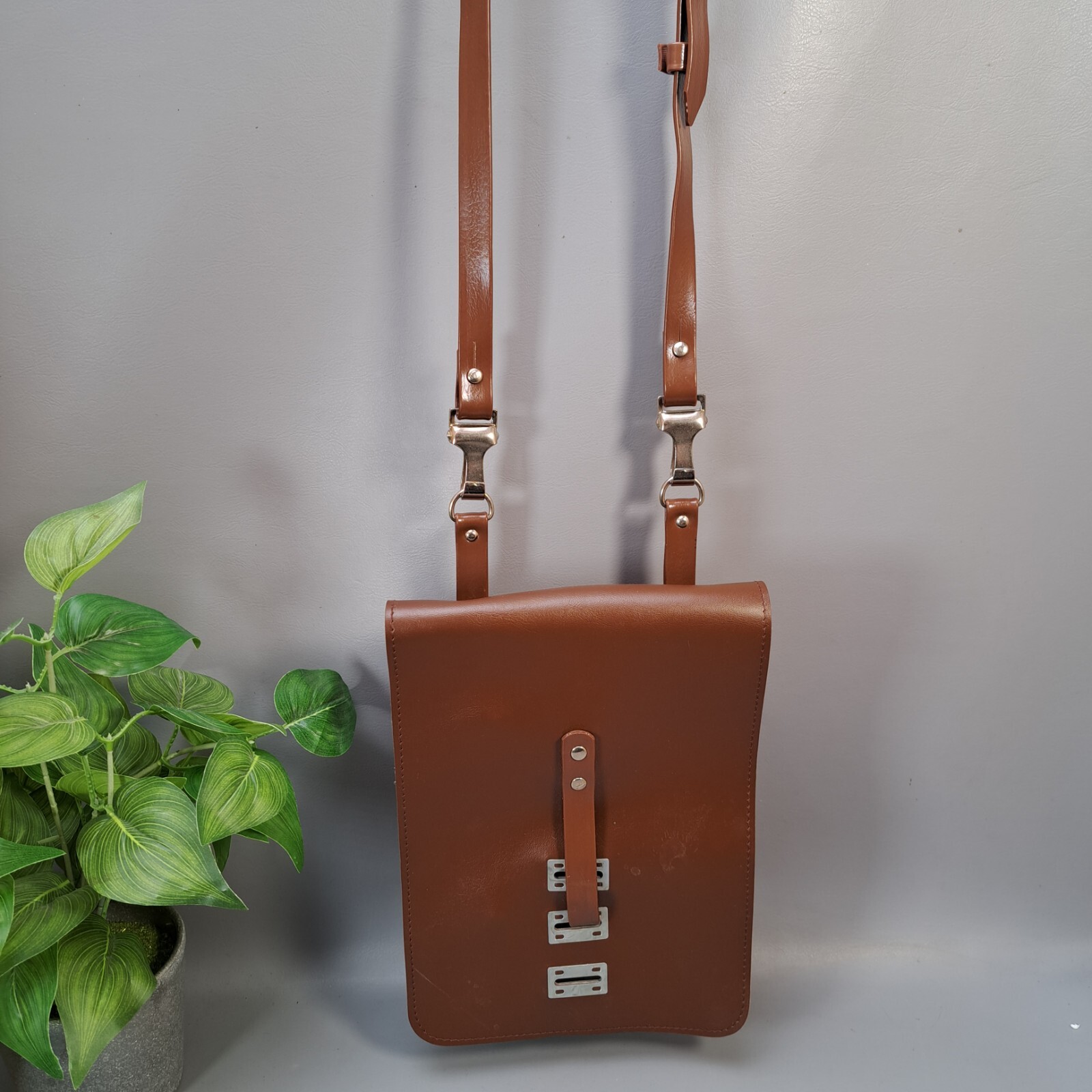 vintage army issue vinyl map bag ..looks unused brown tan crossbody