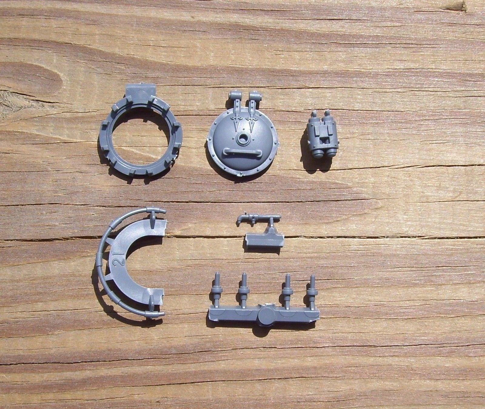 40K Adeptus Mechanicus Onager Dunecrawler Top Hatch Bits