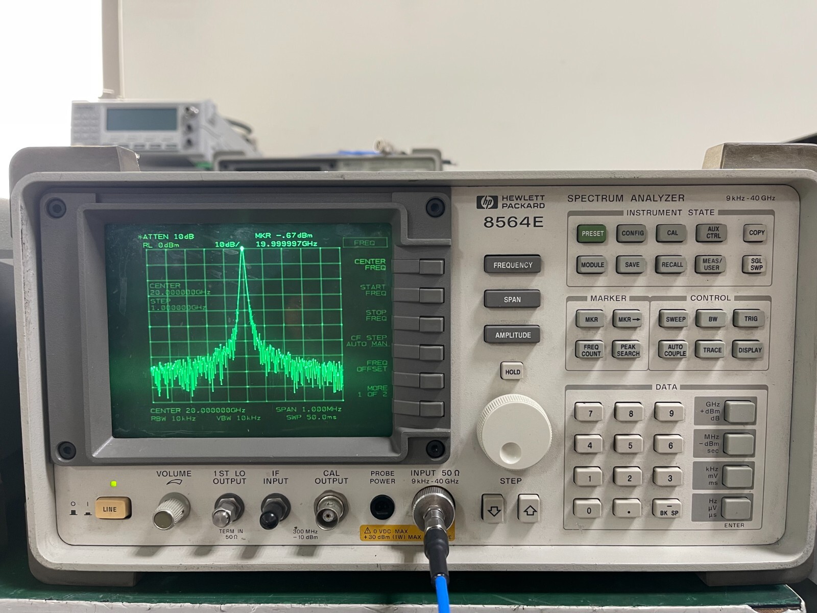 HP Agilent 8564E 9KHz - 40GHz Spectrum Analyzer w/ 85620A module_0976
