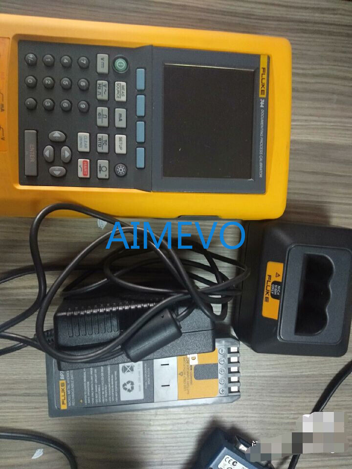 Fluke 744 Documenting Multifunction Process Calibrator